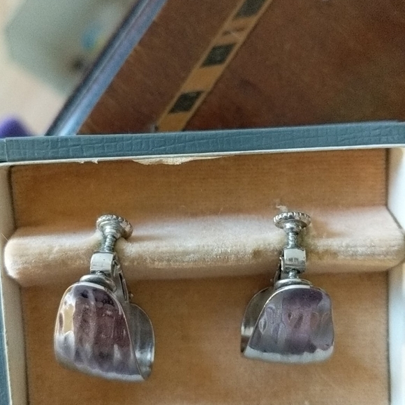 SALE 2/$6 Napier Clip On Earrings - Picture 2 of 5